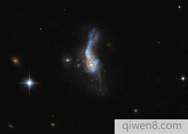 哈勃太空望远镜最新拍摄螺旋星系LEDA 52270